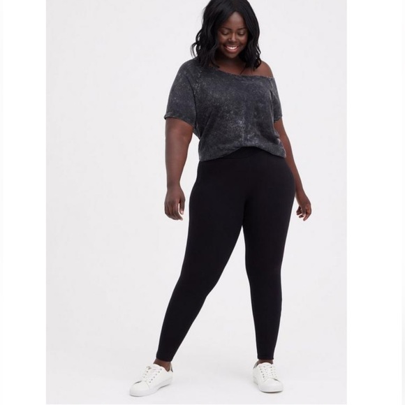 TORRID | Black Full Length Signature Waist Slim Fit Legging | Size 0X - Picture 4 of 4